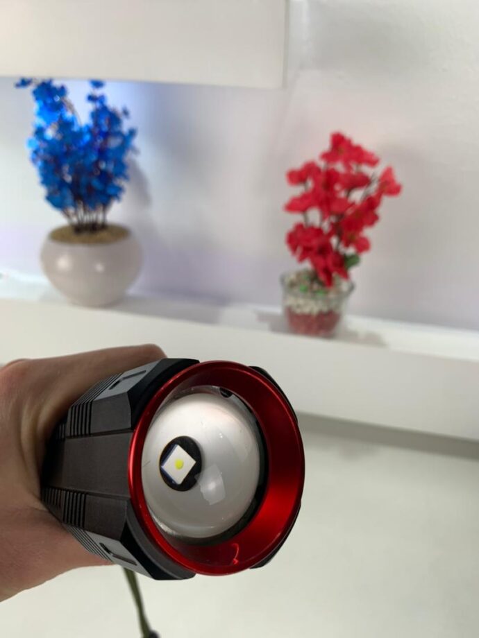 ⁦مصباح يدوي LED عالي الطاقة 30 واط مع بطارية ليثيوم 18650⁩ - الصورة ⁦6⁩