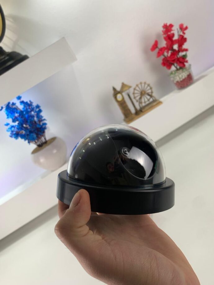 ⁦كاميرا مراقبة وهمية بتصميم قبة واقعي وضوء LED وامض⁩ - الصورة ⁦3⁩