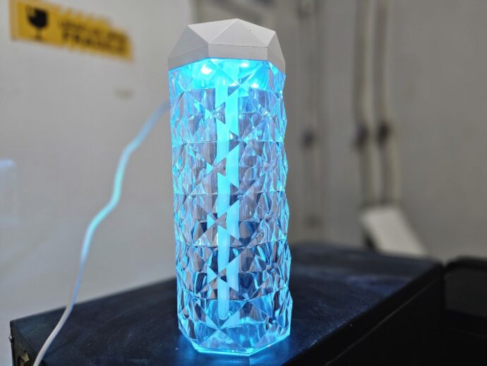 ⁦مصباح كريستال مع مرطب هواء و ناشر عطور – USB سعة 900مل⁩ - الصورة ⁦3⁩