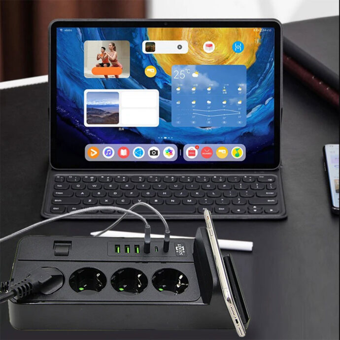 ⁦مقبس كهربائي متعدد 3000 واط بـ 4 منافذ و4 منافذ USB ومنفذين Type-C مع شحن لاسلكي⁩ - الصورة ⁦4⁩