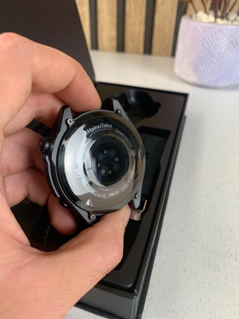 ساعة ذكية أصلية Hai–no Te–ko RW-61 –شاشة AMOLED ومصباح مدمج مع 3 أحزمة قابلة للتبديل-⌚✨ - الصورة 9